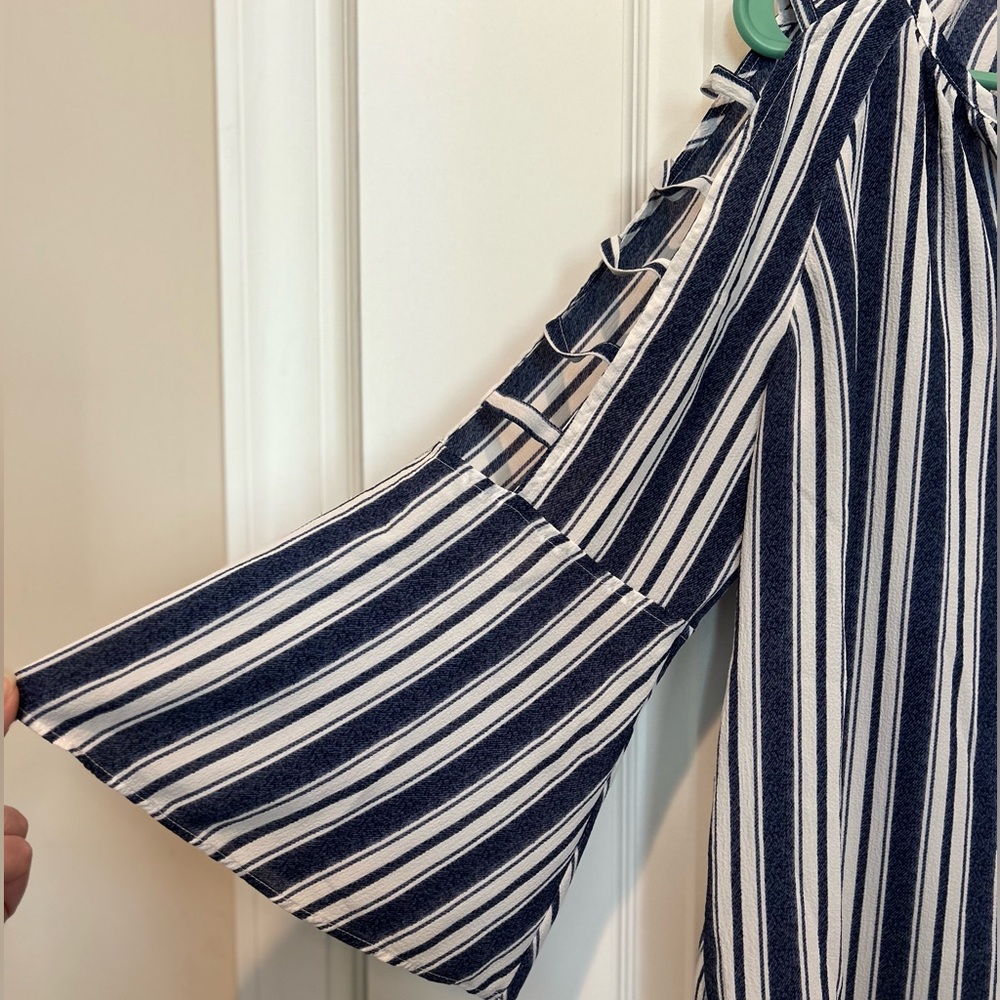 Jennifer Lopez Striped Navy and White Women's Size Medium Top - Picture 2 of 5